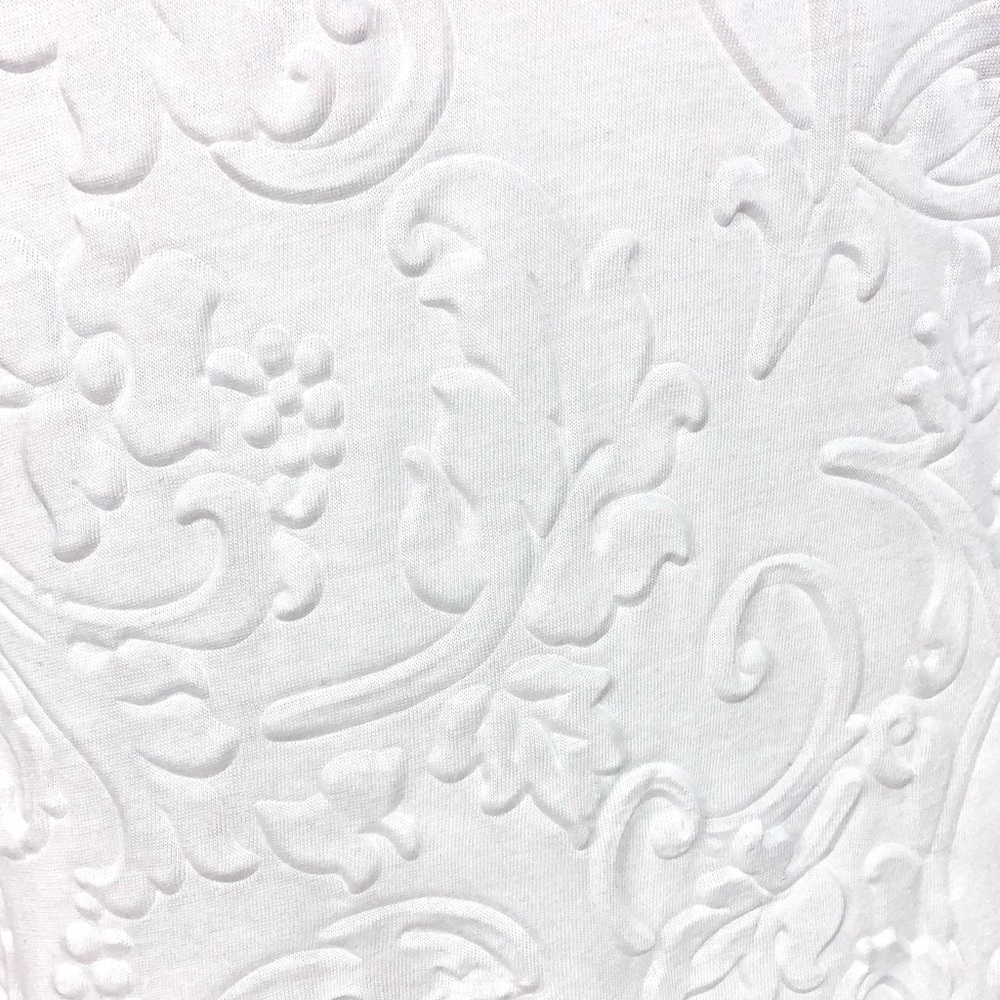 Atmosphere white embossed t-shirt